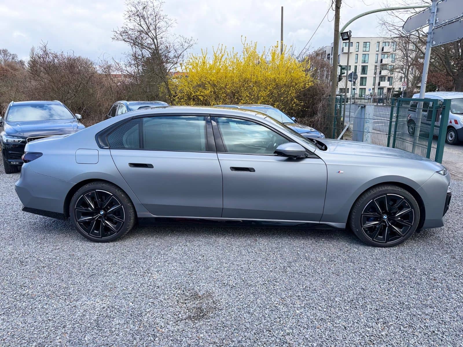 BMW 740 d xDrive M Sport+LED+PANO+LEDER+B&W+STAND foto 4