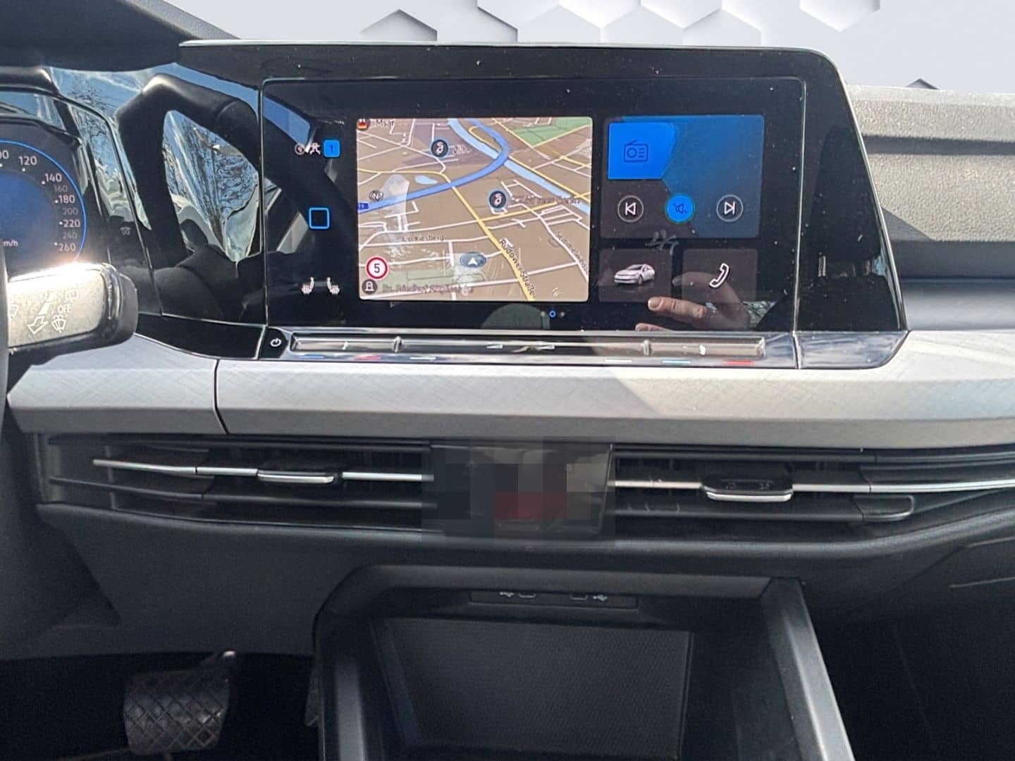 Volkswagen Golf VIII Life 2.0 TDI SCR DSG LED ACC PDC Stand foto 16