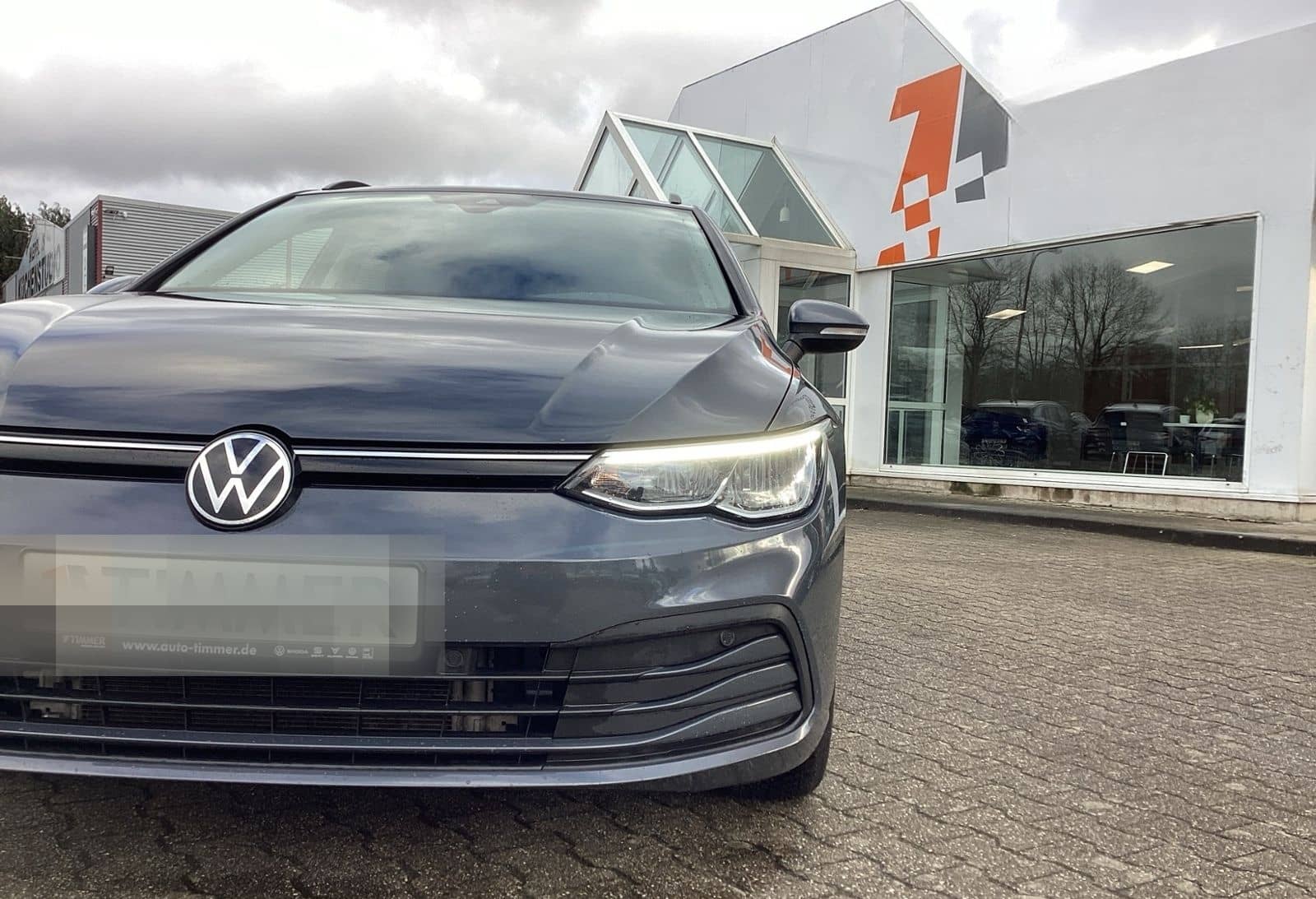 Volkswagen Golf VIII Variant 2.0 TDI DSG LIFE +AHK +LED +AC foto 6