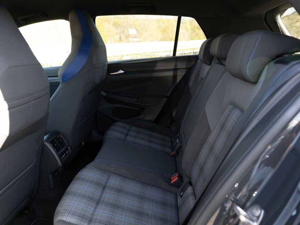 Volkswagen Golf VIII GTE 1.4 TSI eHybrid LED STANDHZ NAVI foto 7