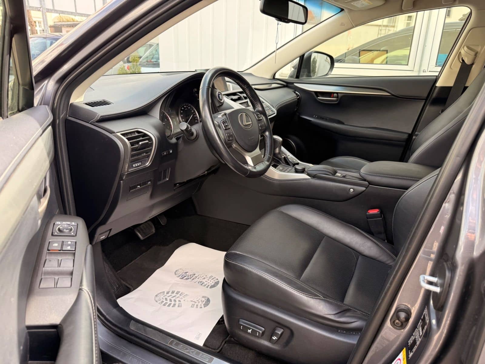 Lexus NX300h 4x4 Executive Line*1.HAND/KAMERA/LEDER* foto 10