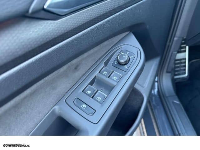 Volkswagen Golf GTI Clubsport DSG LED SHZ PDC LM ZV foto 9