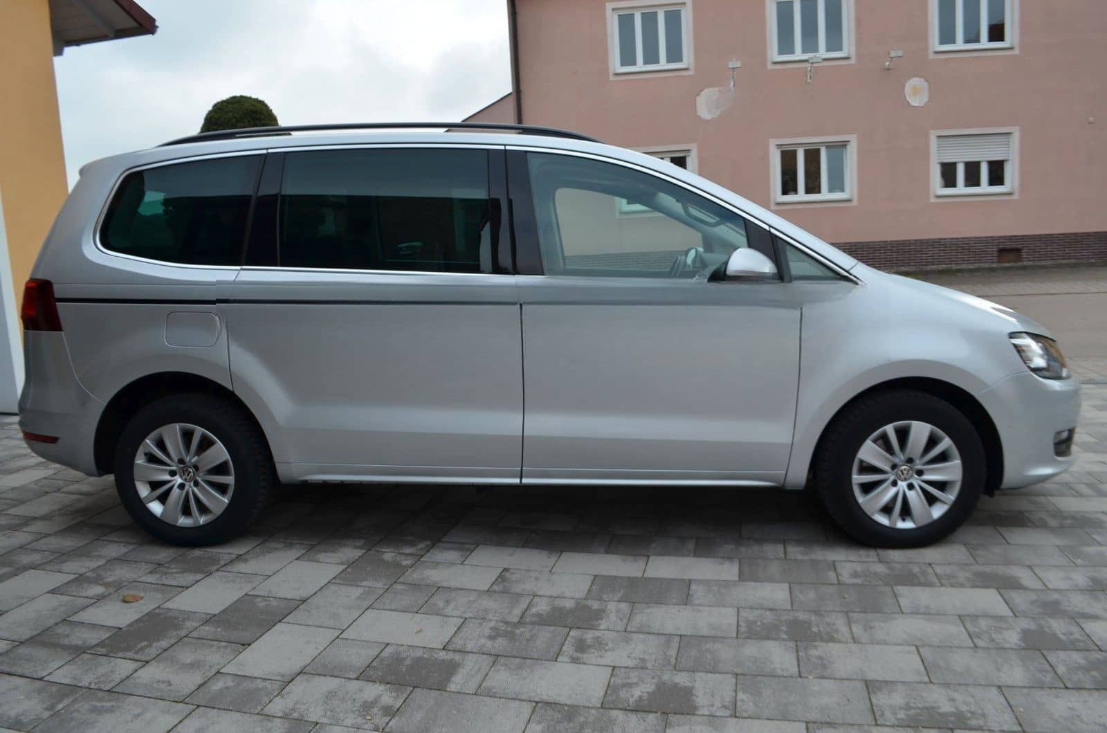 Volkswagen Sharan 1,4 DSG/ 1.Hd/AHK/Leder/Xenon/Kamera foto 1