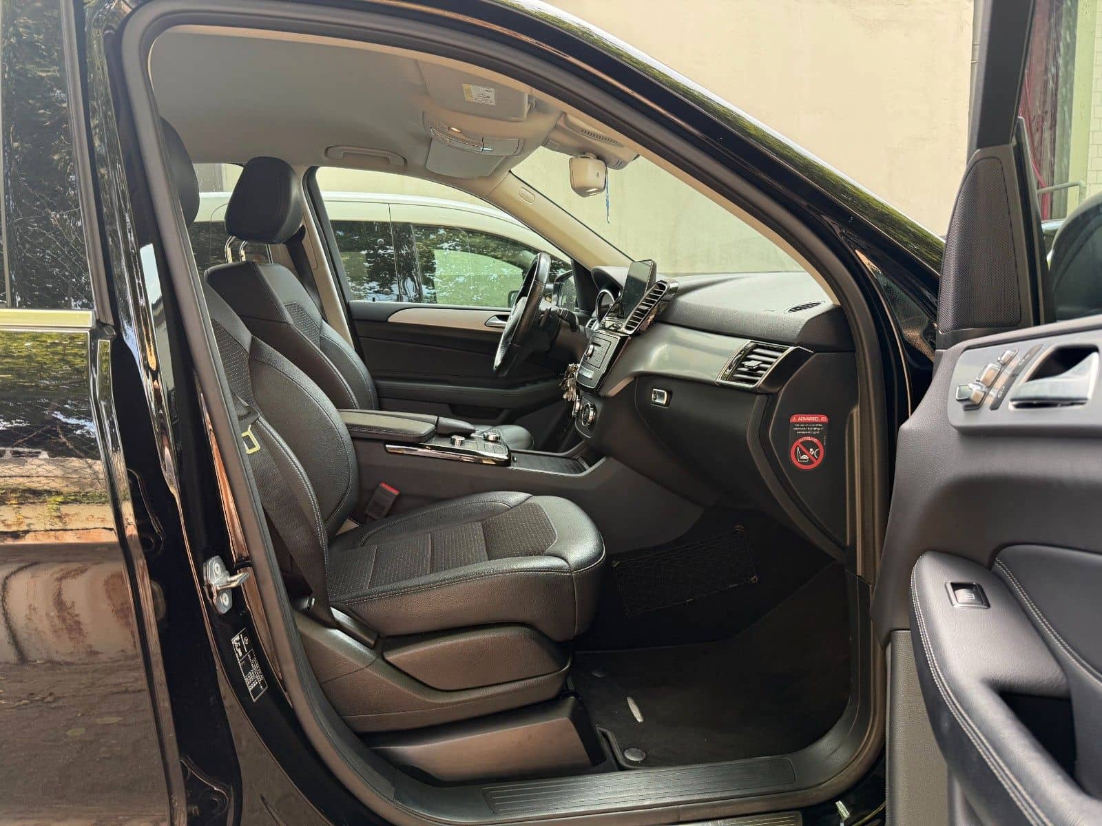 Mercedes-Benz GLE 350 3,0d 4Matic AMG Rückfahrk. LED AHK 84tKm foto 9