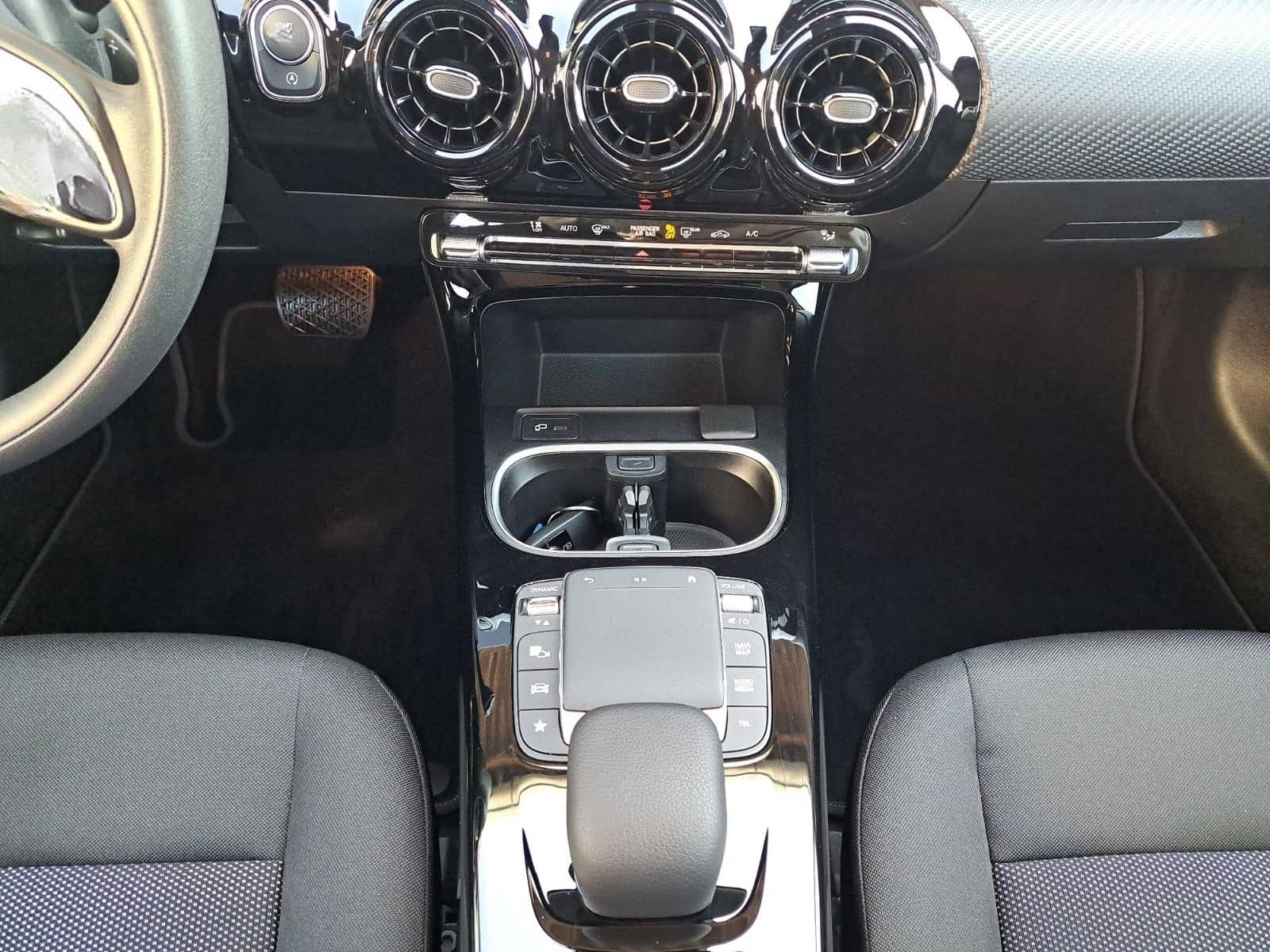 Mercedes-Benz A 180 d Aut. SPUR+KAMERA+SITZHZ+NAVI+TEMPOMAT foto 17