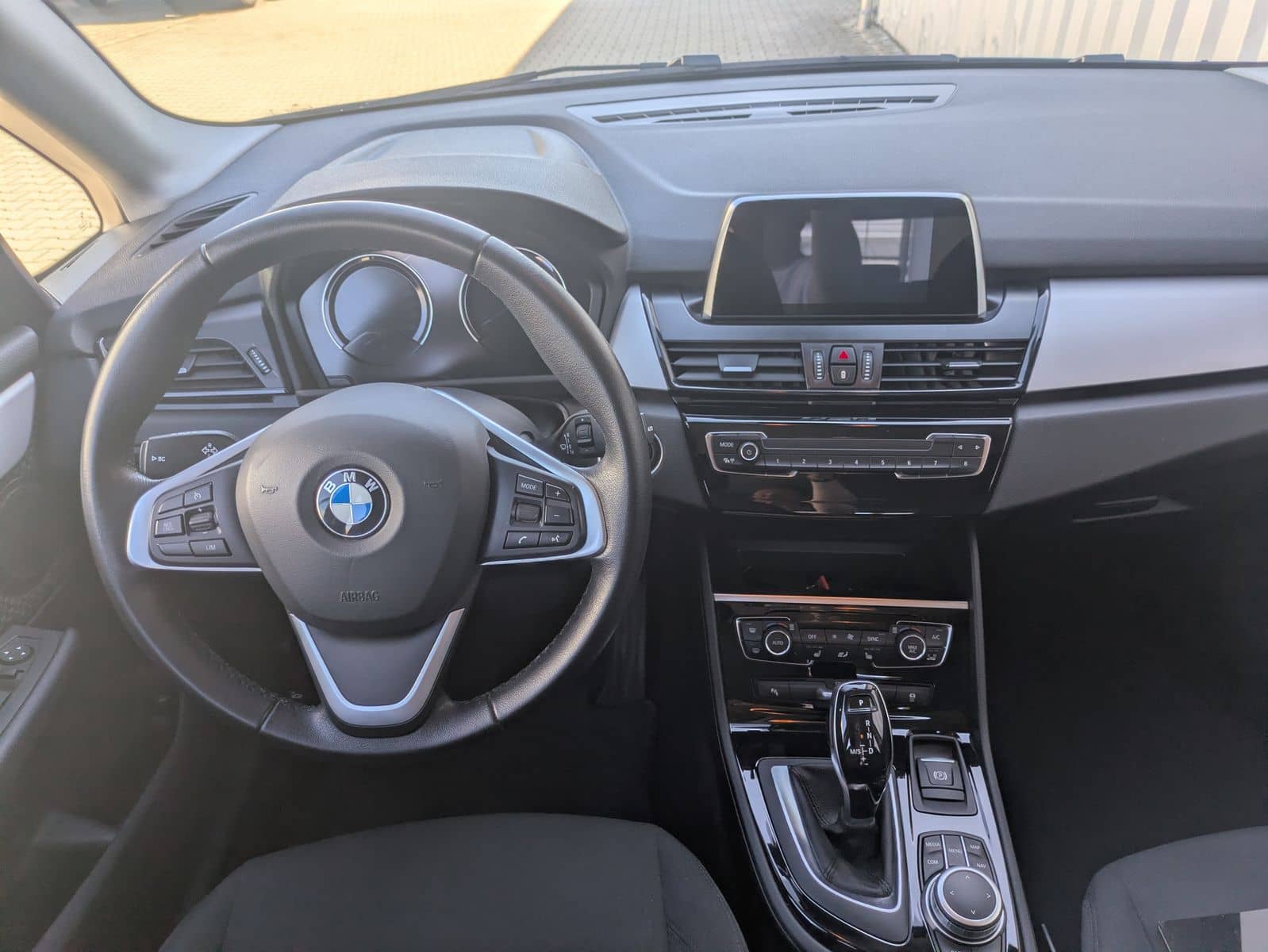 BMW 220i Active Tourer Advantage AHK LED Navi Tempom foto 7