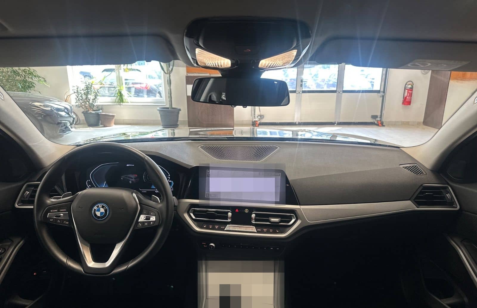 BMW 320e Advantage SAG/Navi/ParkAss/Tempomat/Hi-Fi foto 3
