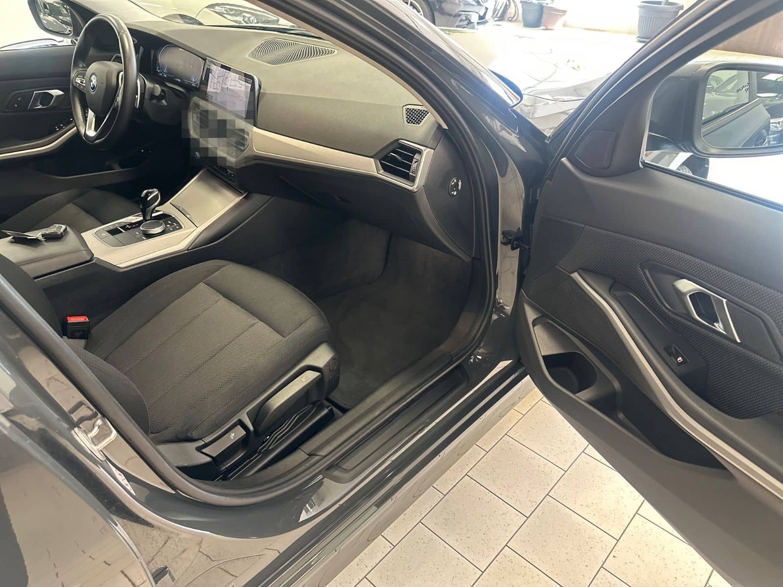 BMW 320e Advantage SAG/Navi/ParkAss/Tempomat/Hi-Fi foto 22