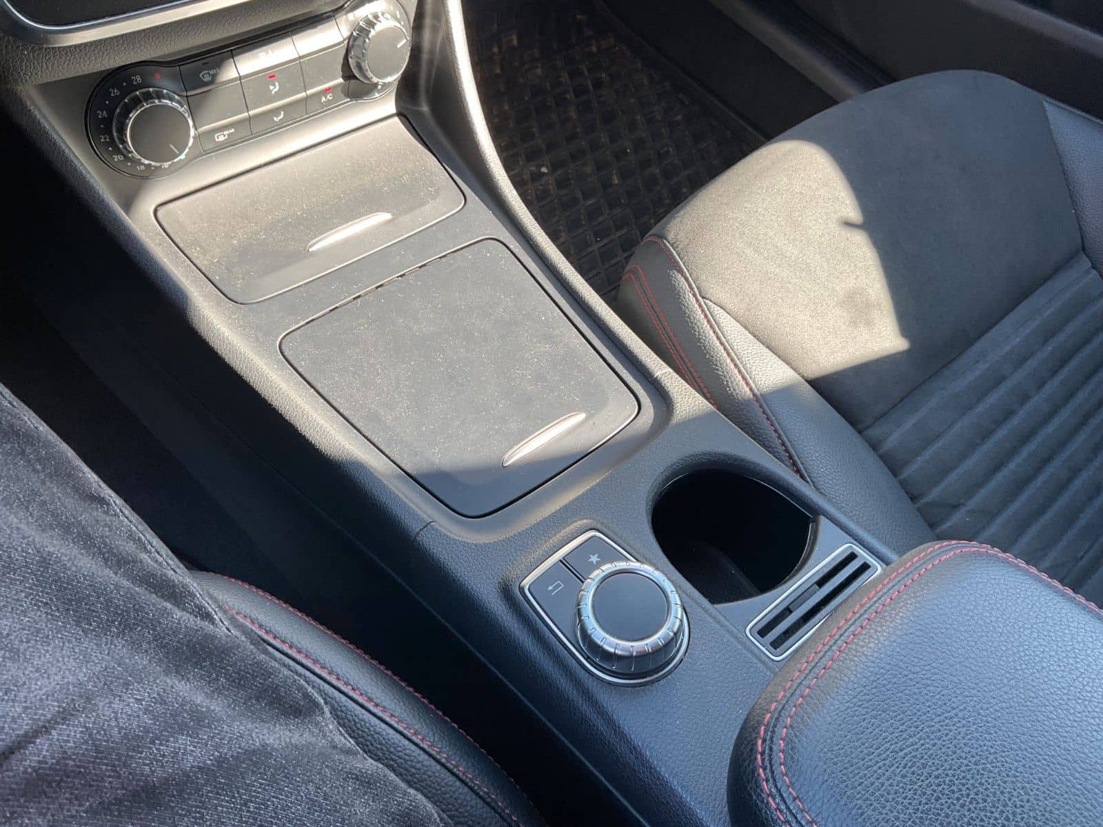 Mercedes-Benz CLA 250 AMG PAKET Navi Kamera PDC SHZ LED foto 23