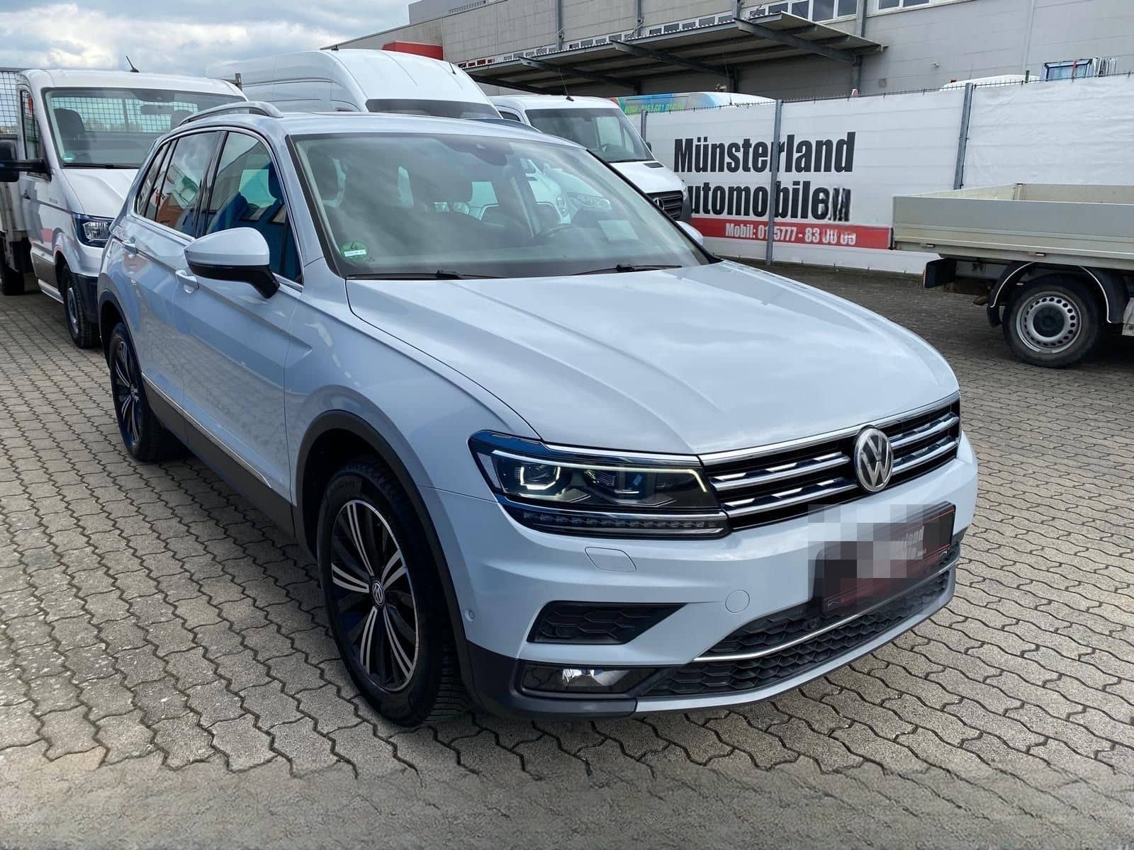 Volkswagen Tiguan Highline 4Motion LED AHK Pano Navi Dynaud foto 13