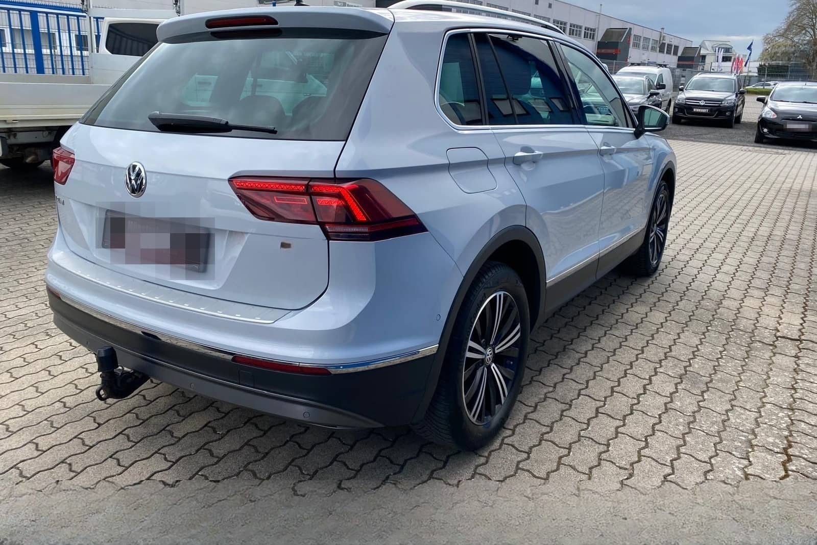 Volkswagen Tiguan Highline 4Motion LED AHK Pano Navi Dynaud foto 16