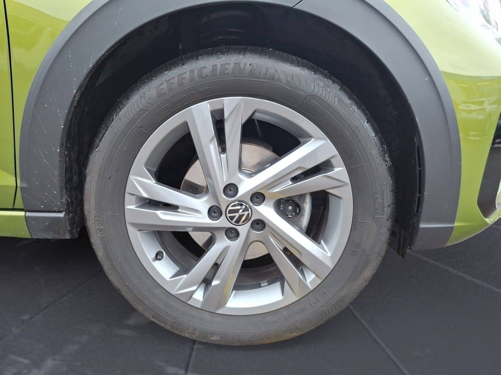 Volkswagen Taigo 1.5 TSI DSG R-Line foto 12