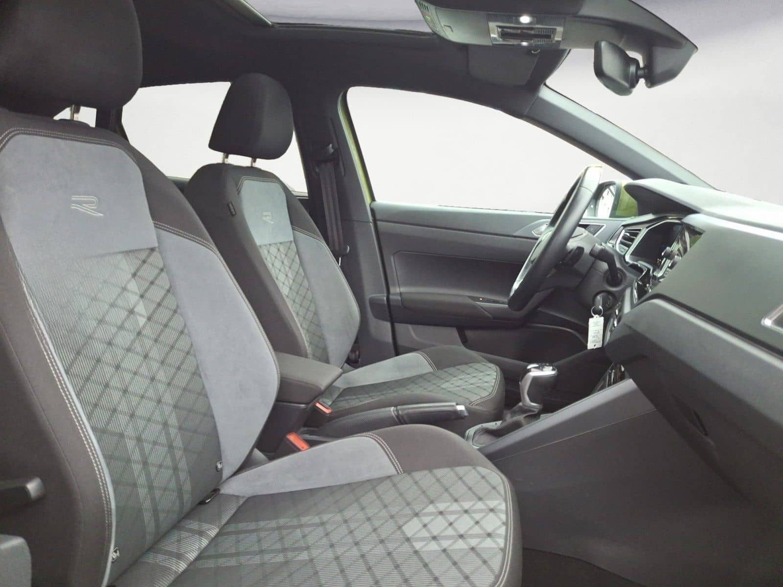 Volkswagen Taigo 1.5 TSI DSG R-Line foto 9