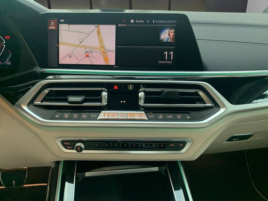 BMW X7 M50i xDrive LASER NAVI HUD PANO STANDH 360° foto 10