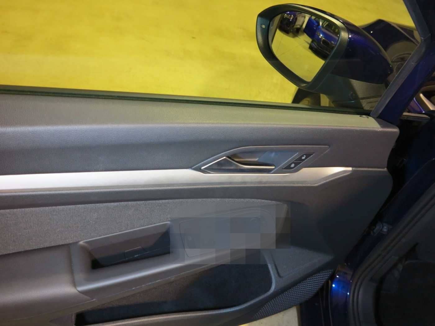 Volkswagen Golf VIII 2.0 TDI SCR DSG7 Life Navi ACC DAB foto 23