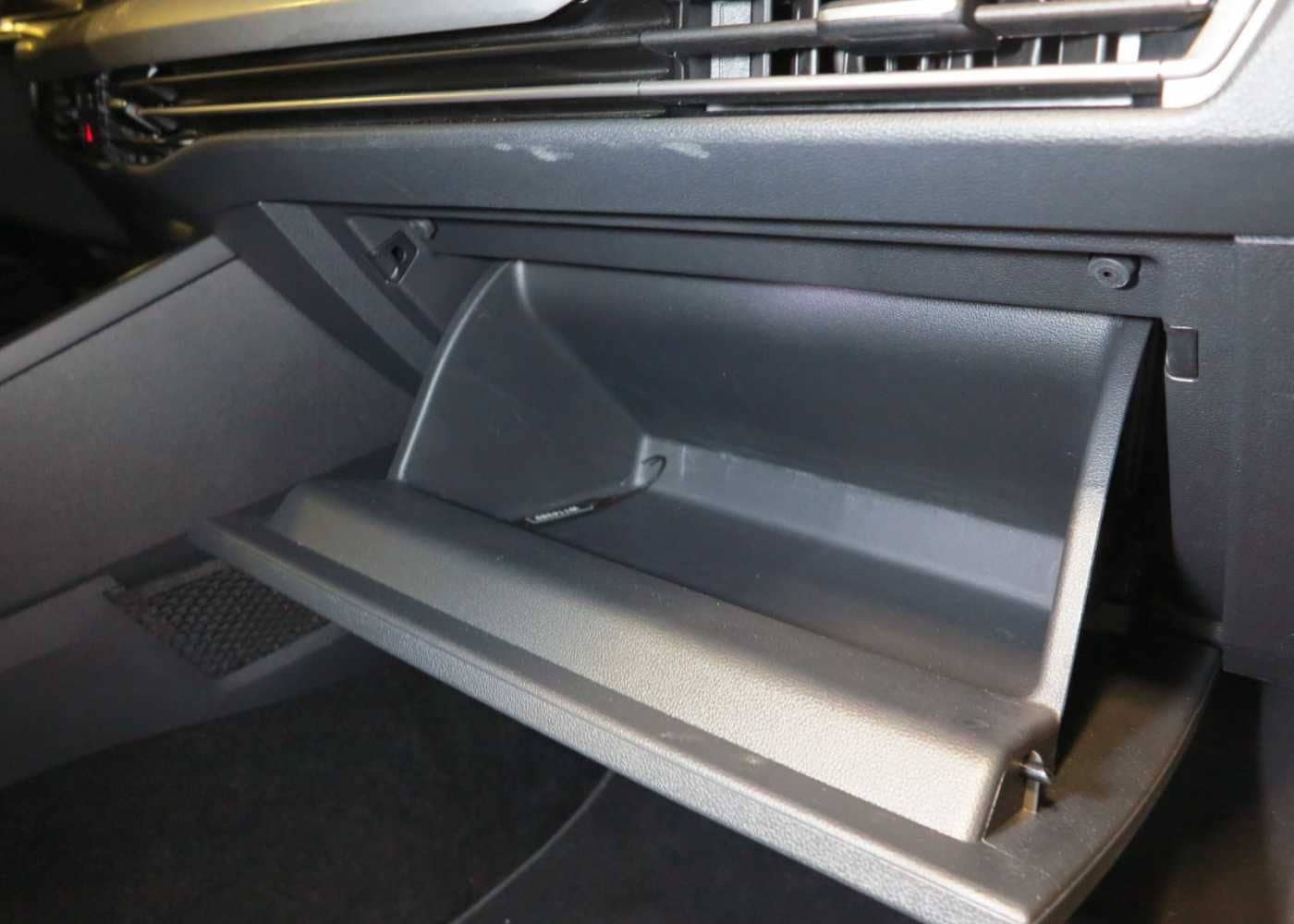 Volkswagen Golf VIII 2.0 TDI SCR DSG7 Life Navi ACC DAB foto 25