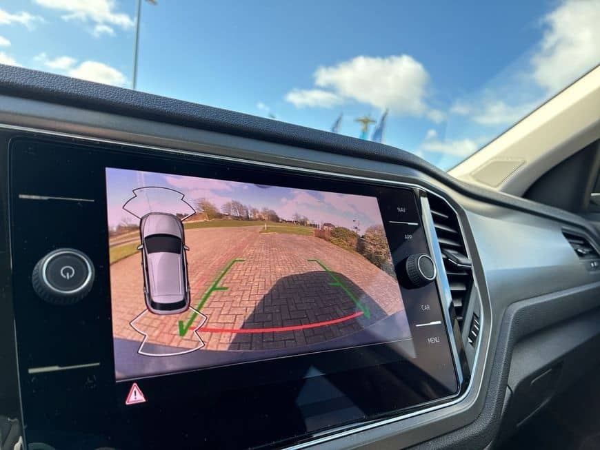 Volkswagen T-Roc Style 1.5 TSI Pano Kamera Navi foto 25