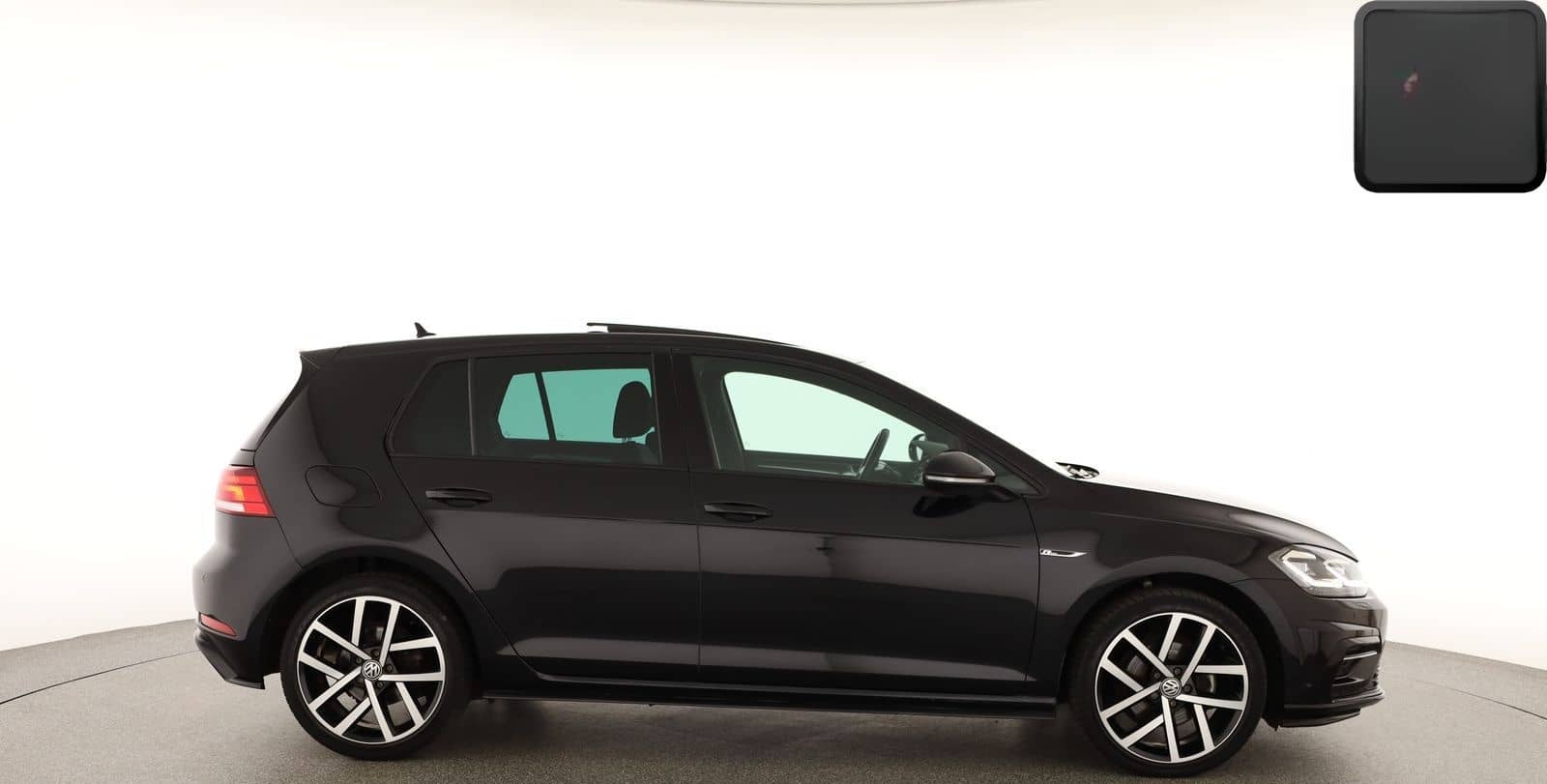 Volkswagen Golf VII 1.5 TSI R LINE PANORAMA,1.HAND,AMBIENTE foto 6