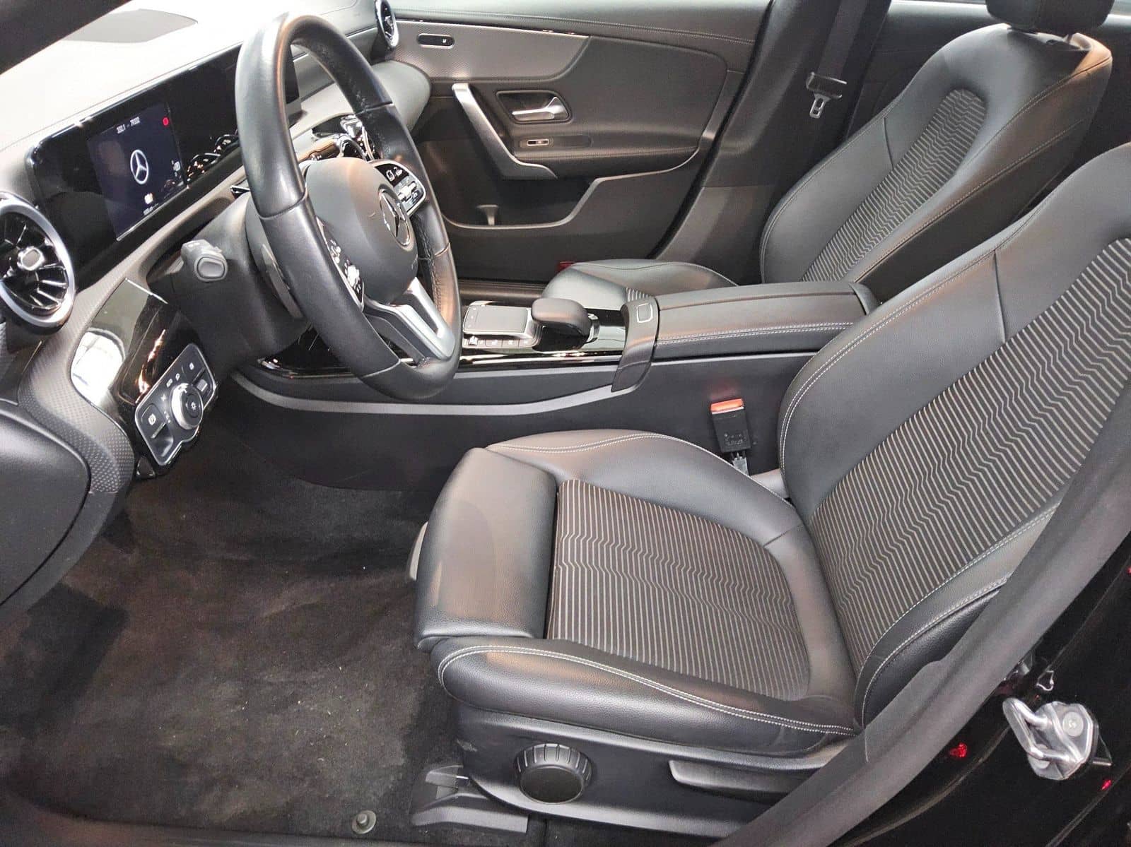 Mercedes-Benz CLA 250 Shooting Brake e Progressive Navi MB-LED foto 9