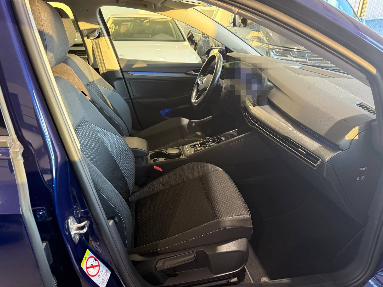 Volkswagen Golf VIII 2.0 TDI DSG AID/HUD/MATRIX/PANO/AHK foto 10