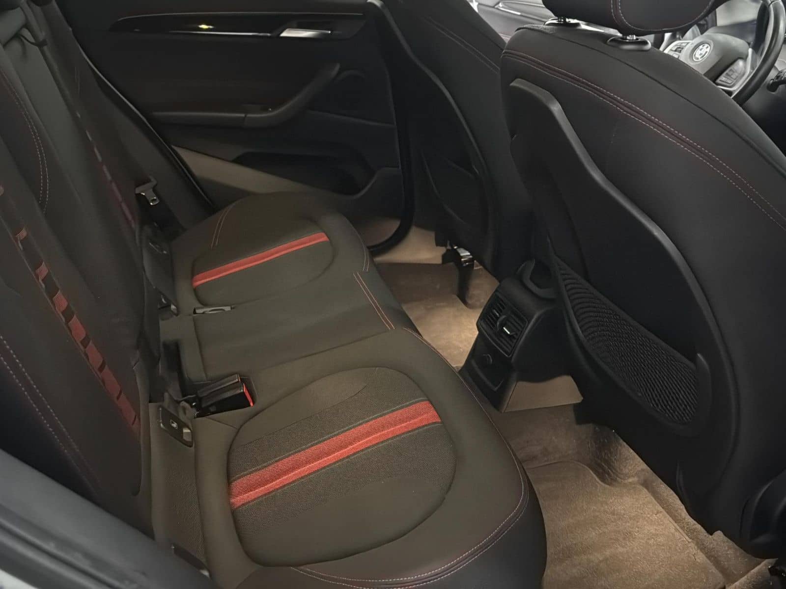 BMW X1 sDrive 20 i Sport Line/ unfallfrei/ AHK foto 13