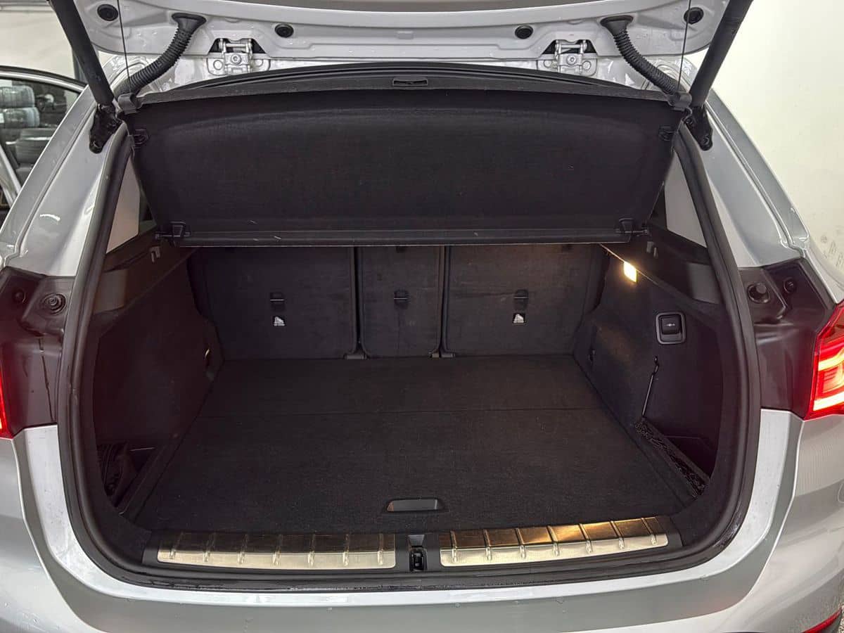 BMW X1 sDrive 20 i Sport Line/ unfallfrei/ AHK foto 20