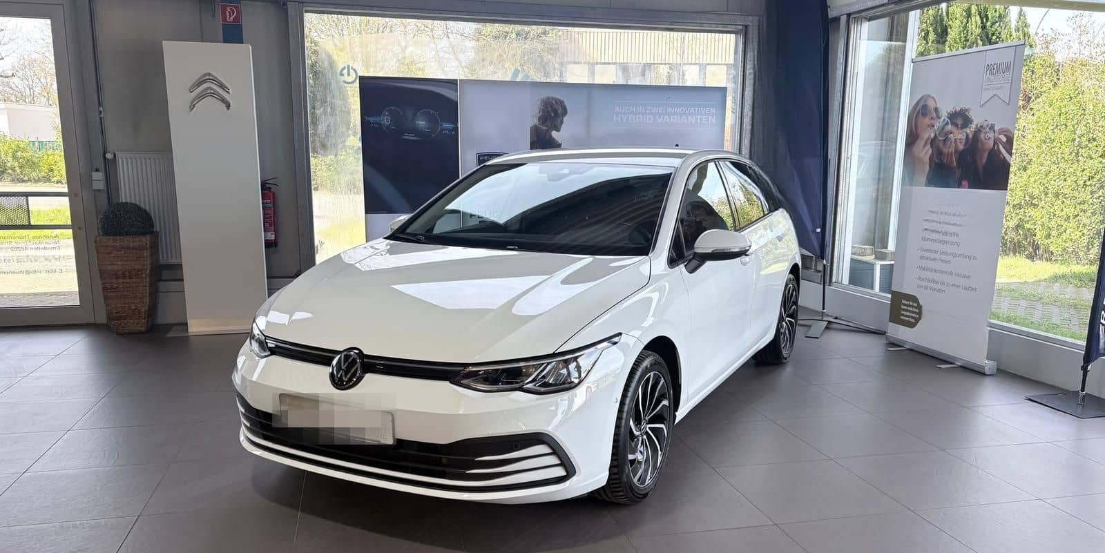 Volkswagen Golf Life 1.5 eTSI CarPlay/ACC/LED/Voll-Assisten foto 1