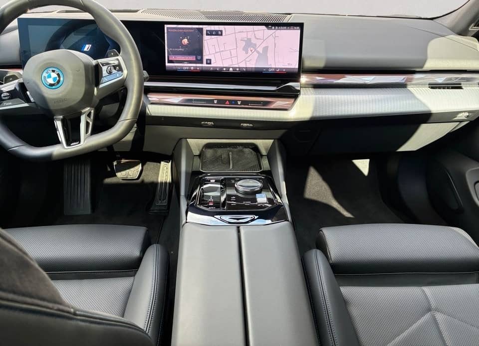 BMW 550e xDrive Touring M Sport + GARANTIE-bis-09.30 foto 11