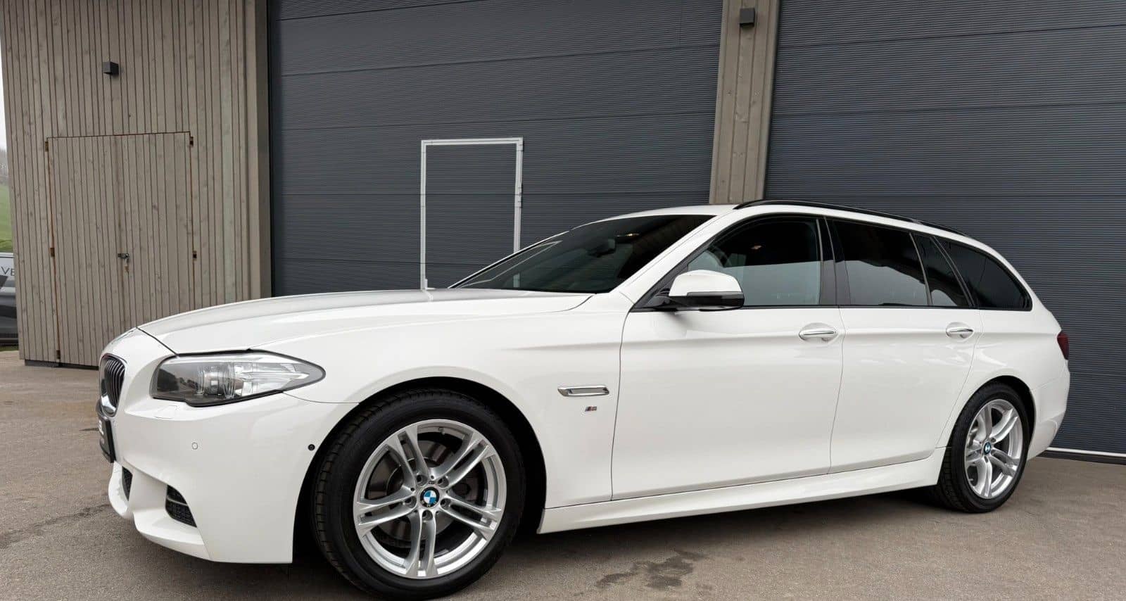 BMW 520 d Touring M Paket *Pano *Virtual *Head up foto 3