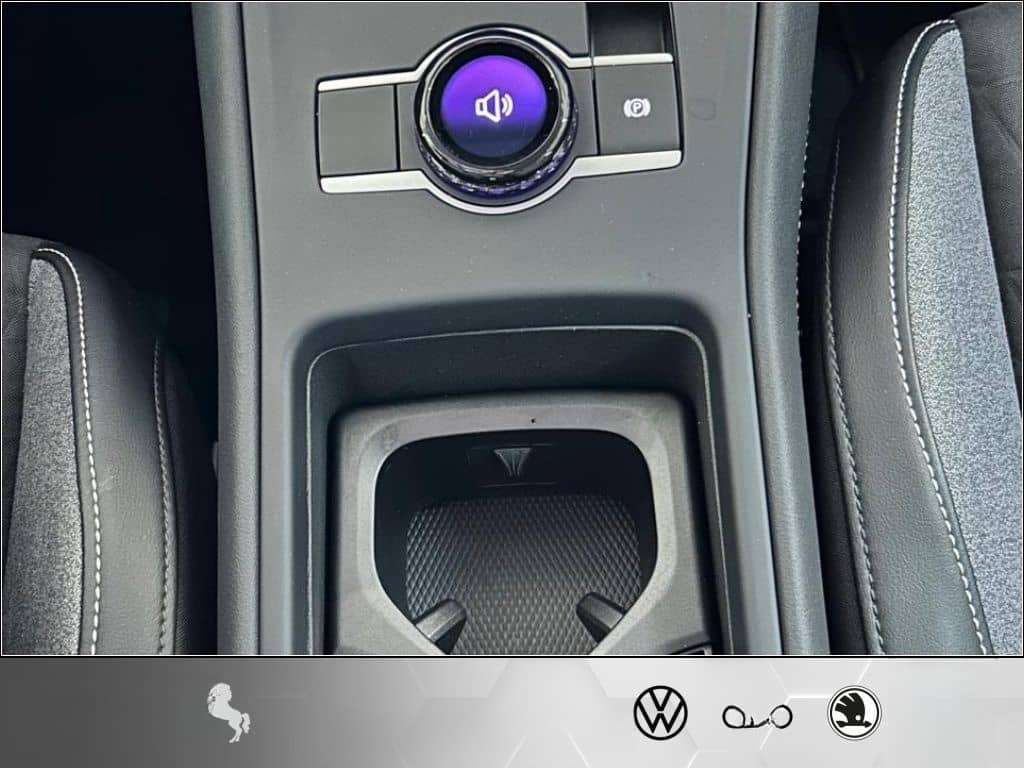 Volkswagen Tiguan 2.0TDI AHK(trailerassist) CarPlay LED*Cam foto 24