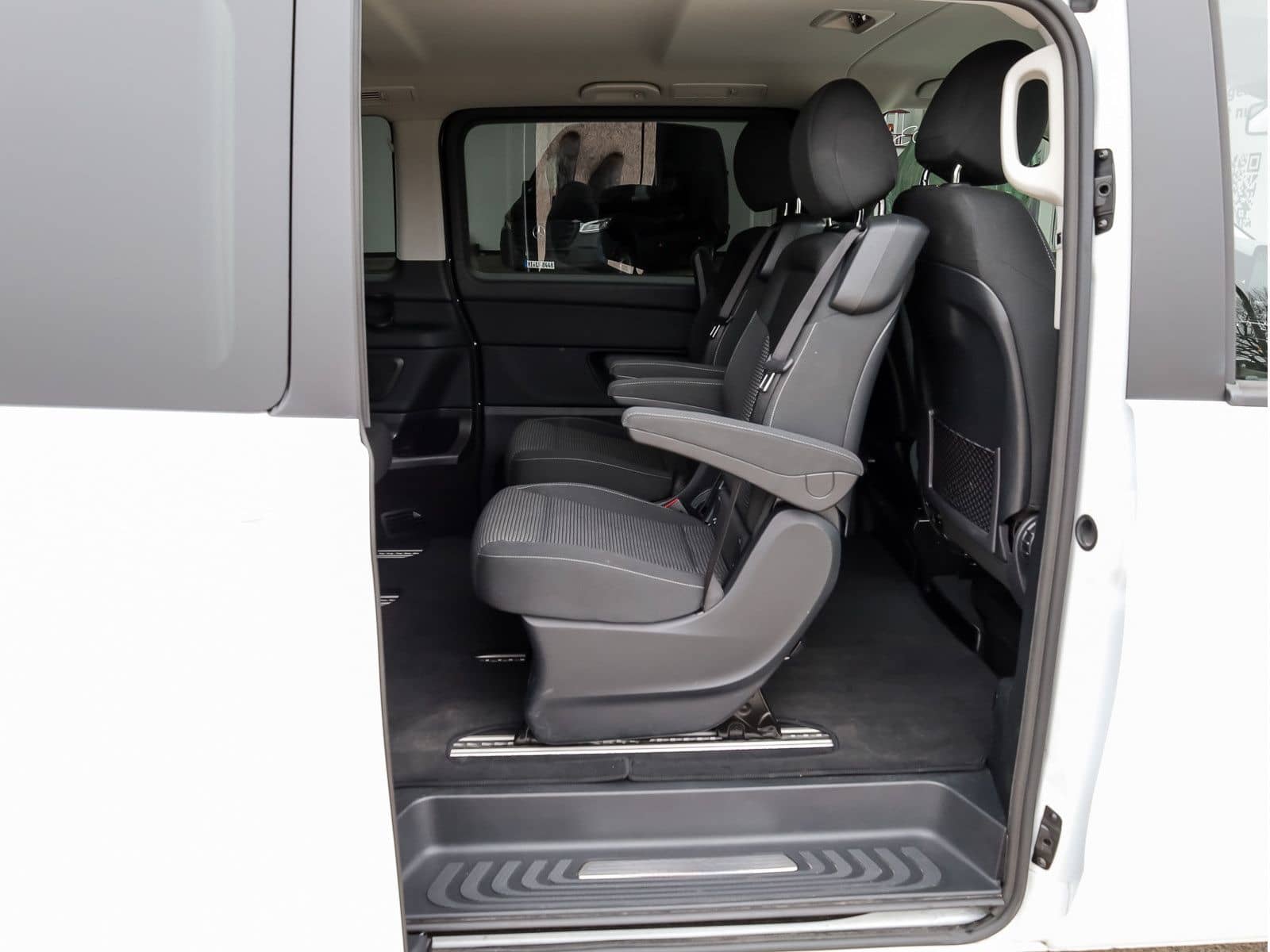 Mercedes-Benz EQV 300 lang,6Sitze,2 el.Schiebetür,Airmatic,LED foto 13