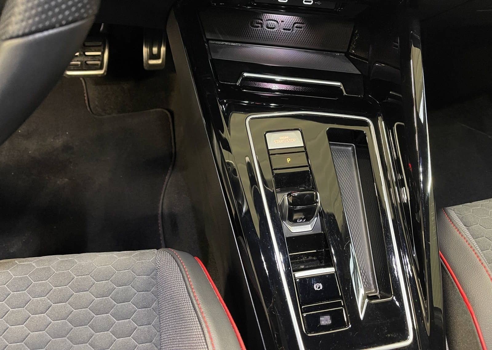 Volkswagen Golf VIII 2.0 TSI GTI Clubsport ACC AUT Kam. LED foto 14