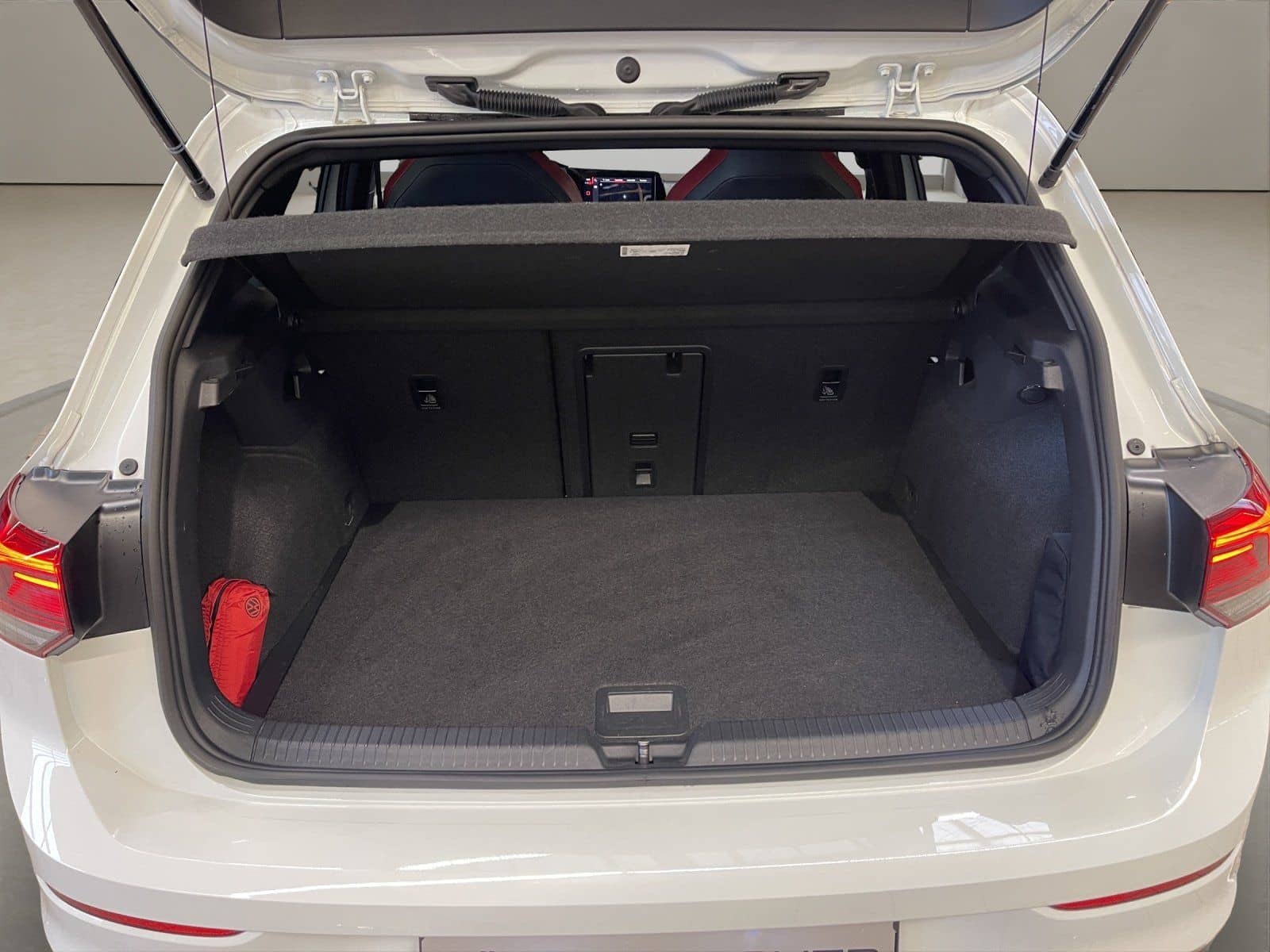 Volkswagen Golf VIII 2.0 TSI GTI Clubsport ACC AUT Kam. LED foto 17