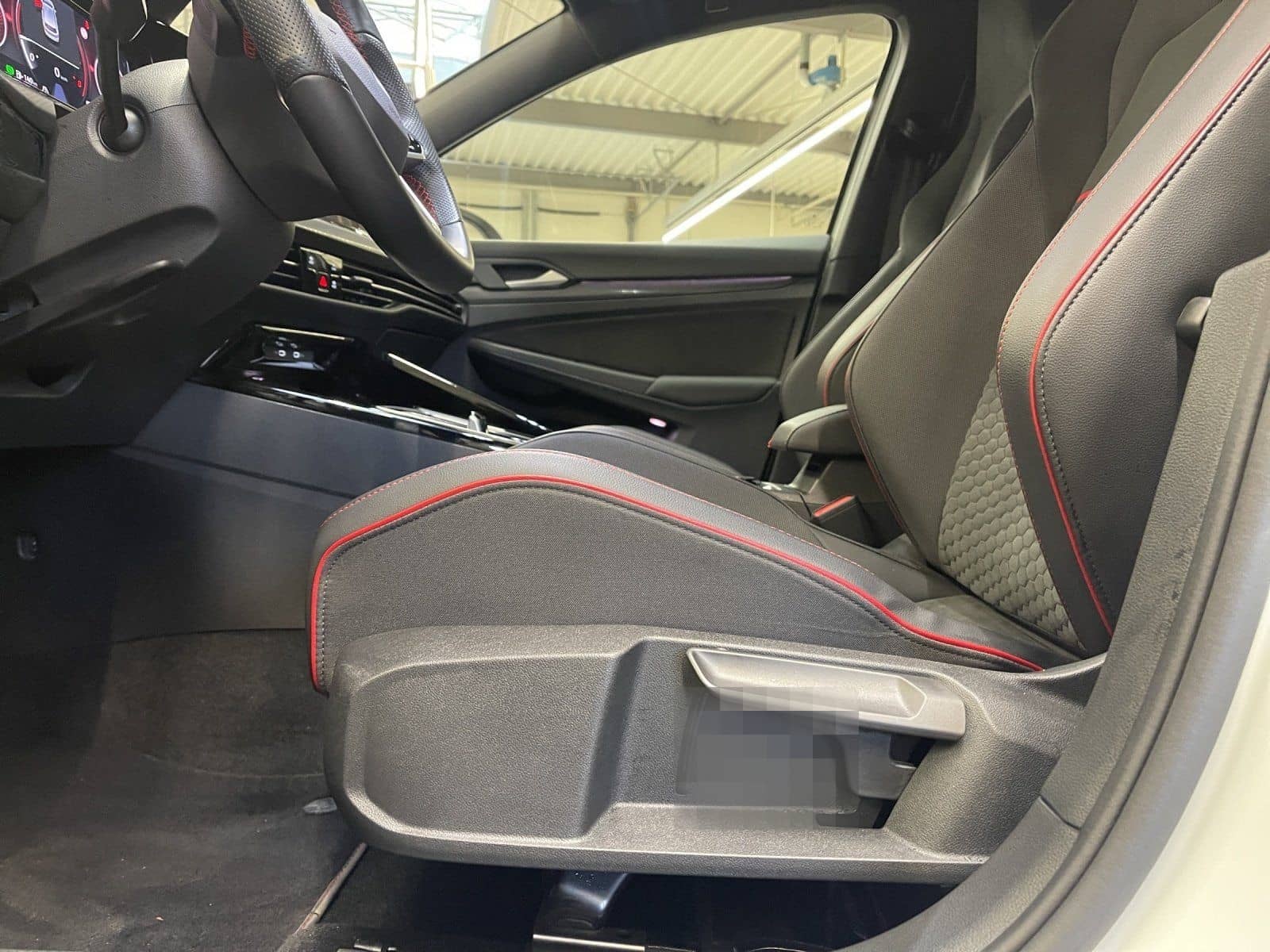 Volkswagen Golf VIII 2.0 TSI GTI Clubsport ACC AUT Kam. LED foto 10