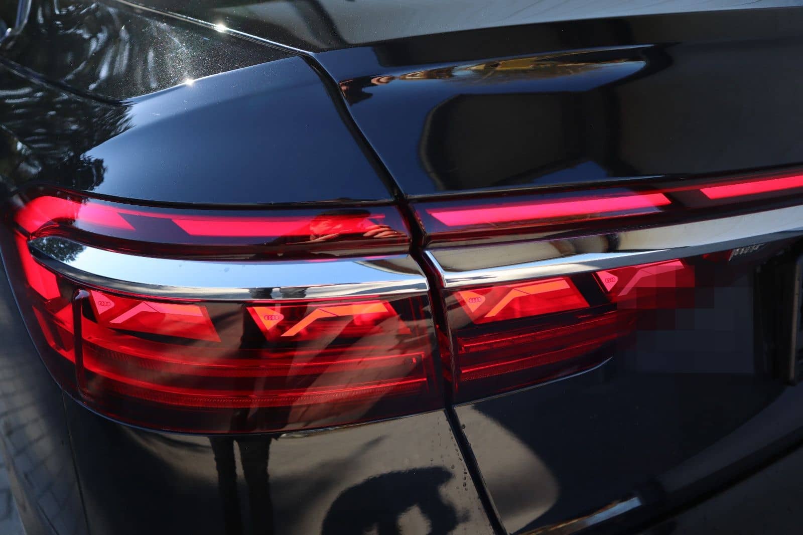 Audi A8L 60 TFSI V8 lang exclusive / *SCHWARZ-COGNAC* foto 15