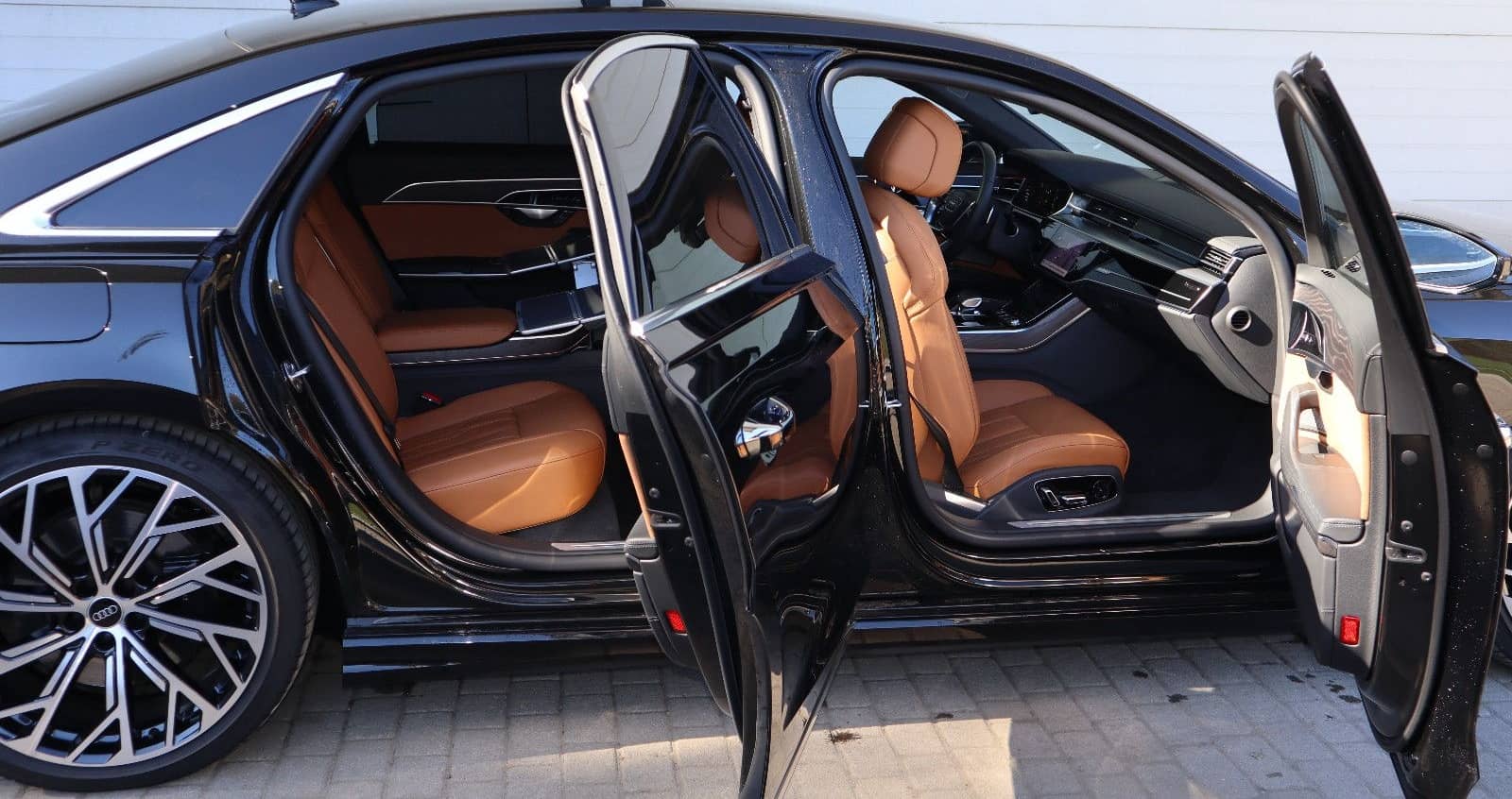 Audi A8L 60 TFSI V8 lang exclusive / *SCHWARZ-COGNAC* foto 18