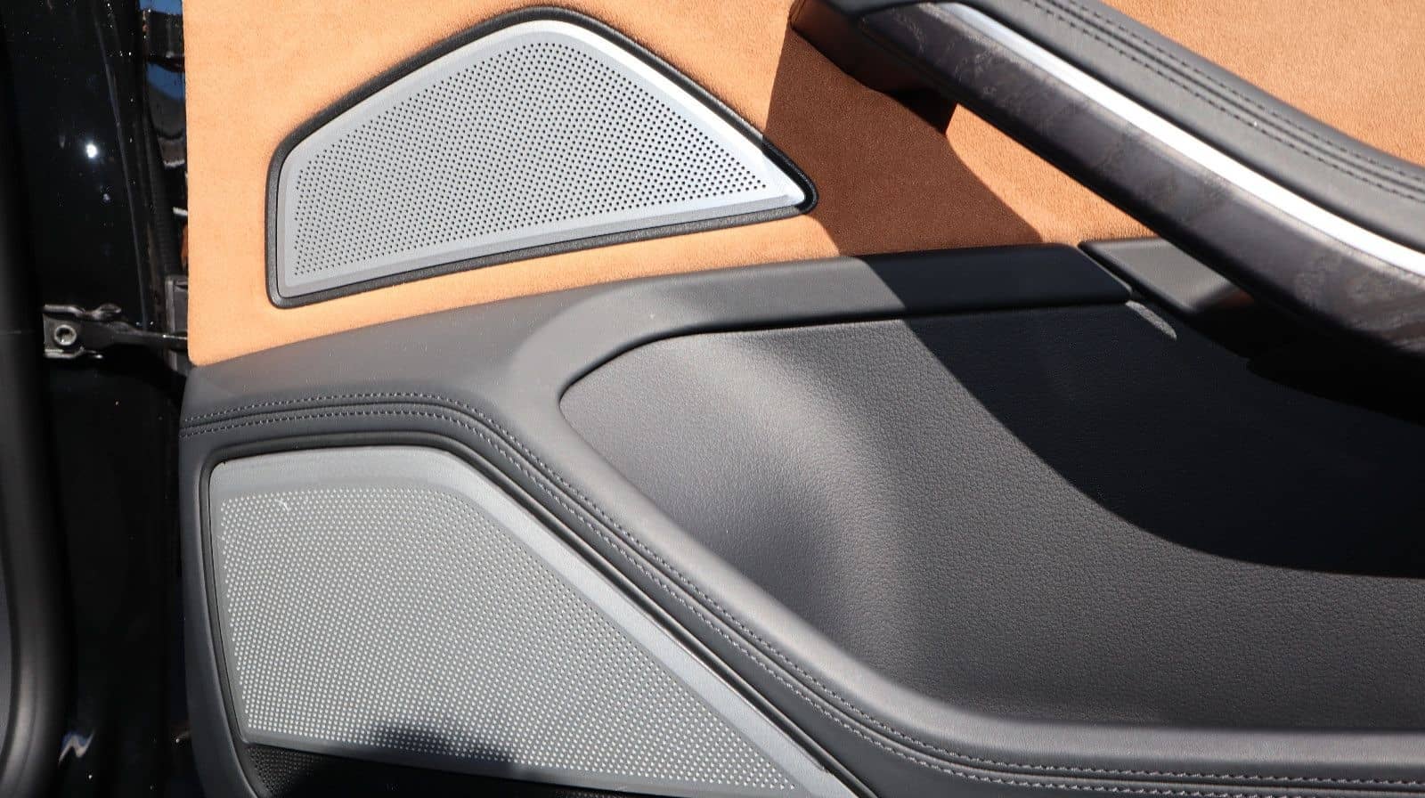 Audi A8L 60 TFSI V8 lang exclusive / *SCHWARZ-COGNAC* foto 22