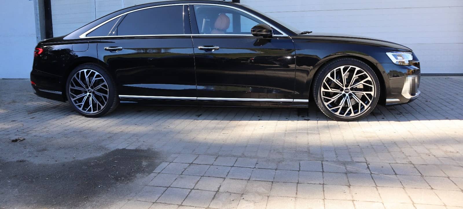 Audi A8L 60 TFSI V8 lang exclusive / *SCHWARZ-COGNAC* foto 7