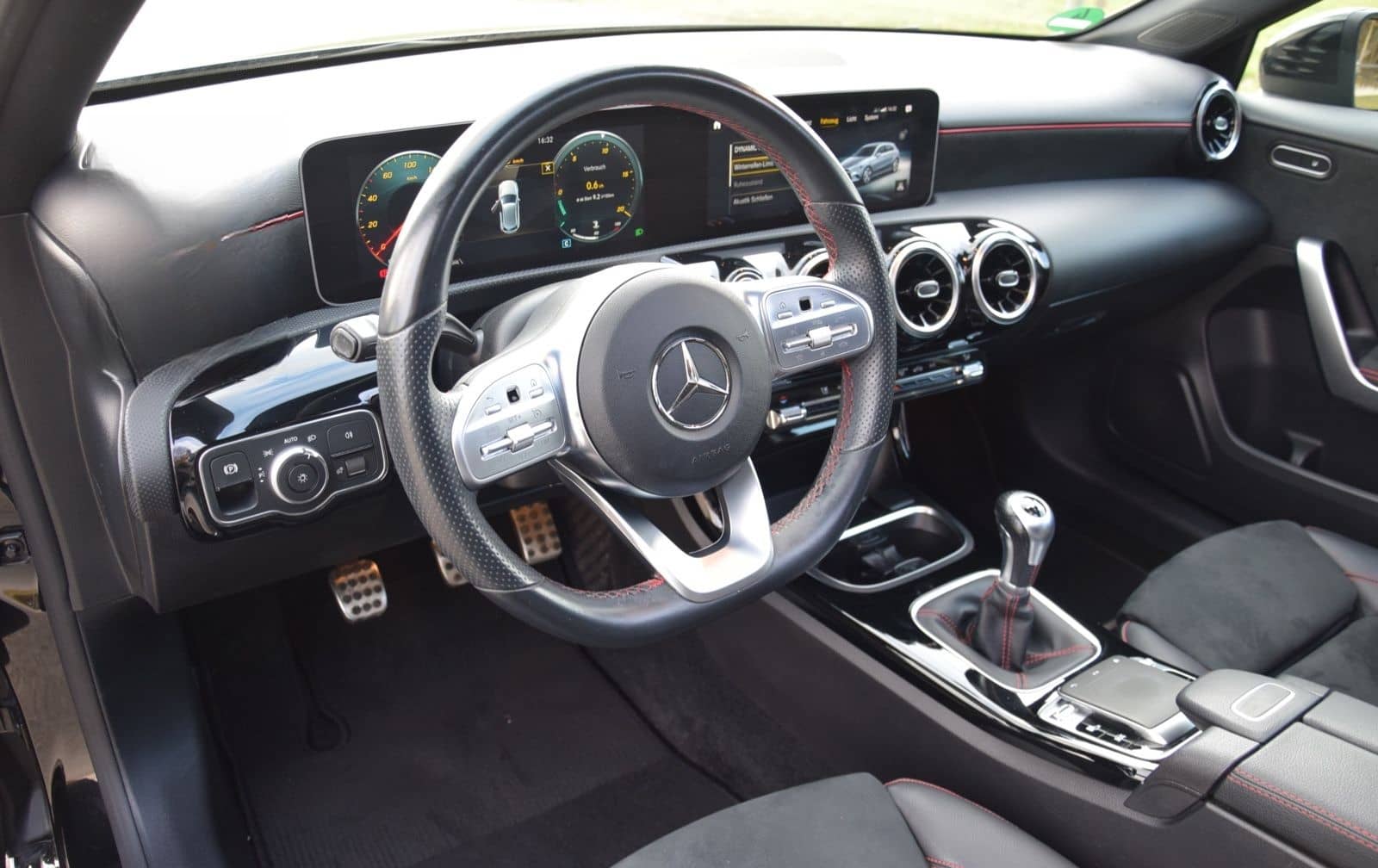 Mercedes-Benz A 200 AMG LINE/PANO/SPURAS./SONNENDACH foto 19