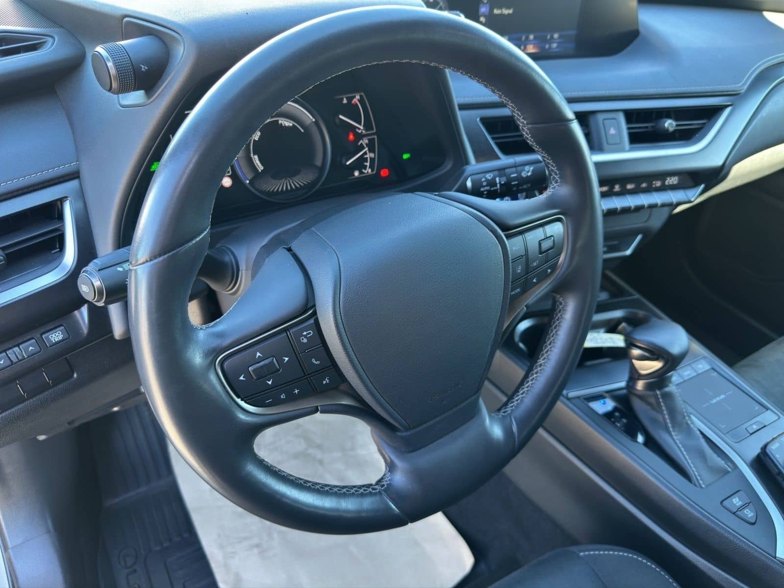 Lexus UX 250h*STYLE*1HD*ALLW.*VELOUR* 15J-GARANTIE* foto 10