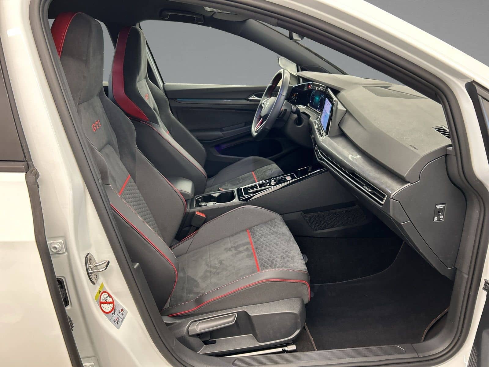 Volkswagen Golf VIII GTI Clubsport 2.0 TSI DSG+MATRIX+NAVI foto 10