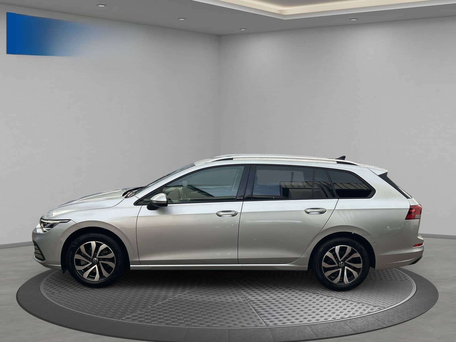 Volkswagen Golf VIII Variant 2.0 TDI Active LED+NAVI+ACC foto 2