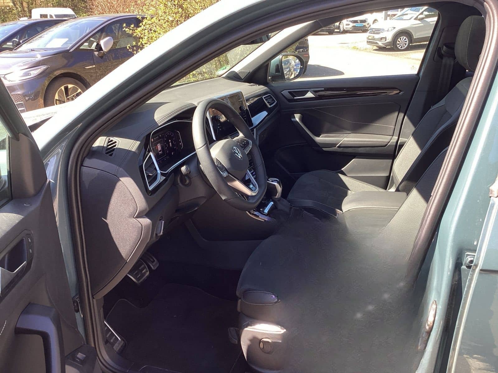 Volkswagen T-Roc 2.0TSI R-Line 4M DSG Pano Naiv LED Kamera foto 5