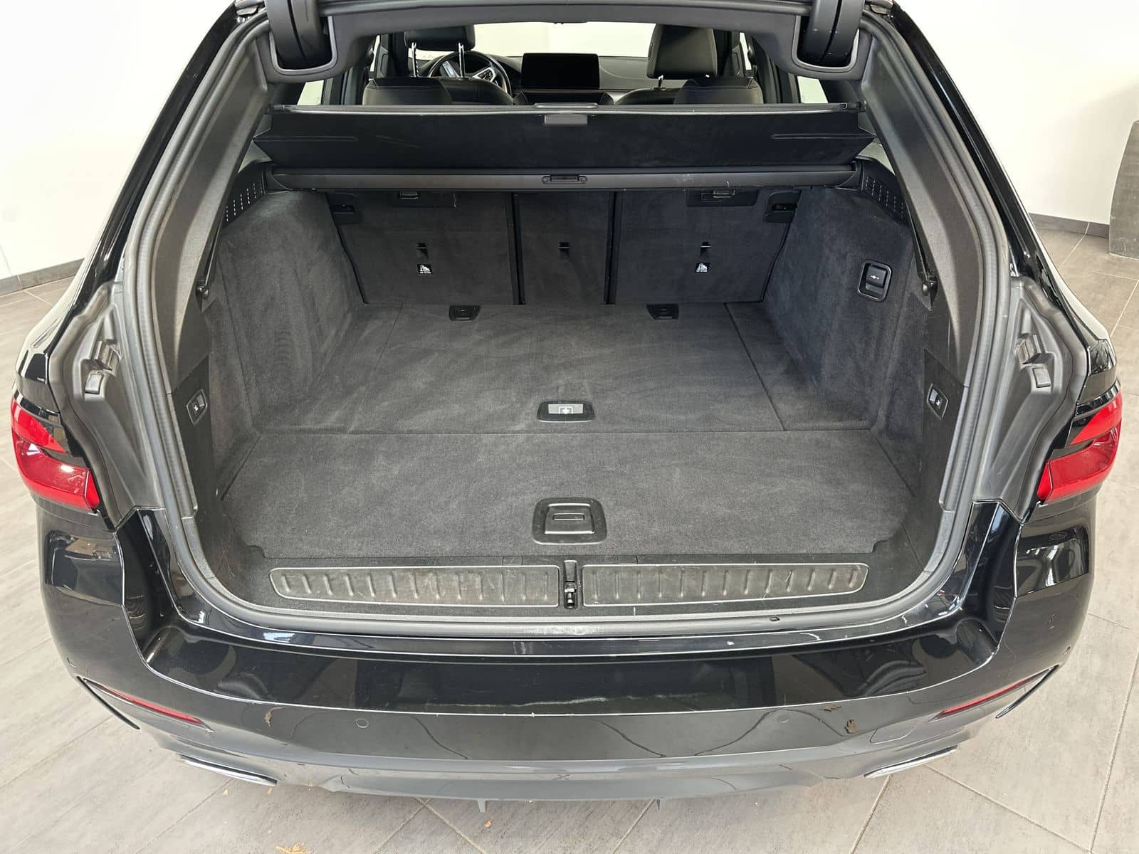 BMW 520d Touring xDrive M-Sport NAV+LED+ACC+HIFI+DDC foto 6