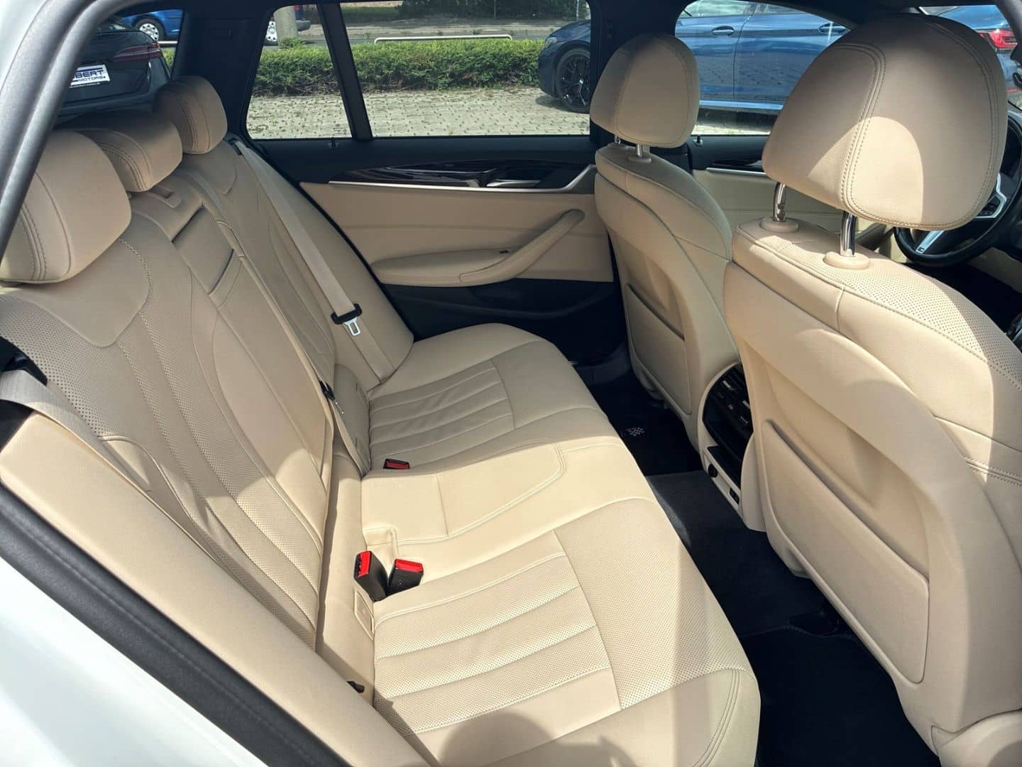 BMW 530 i Touring M-SPORT LASER HUD HIFI KOMFZGNG RF foto 10