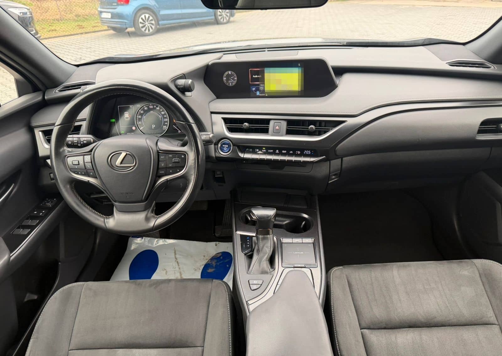 Lexus UX 250 h foto 11