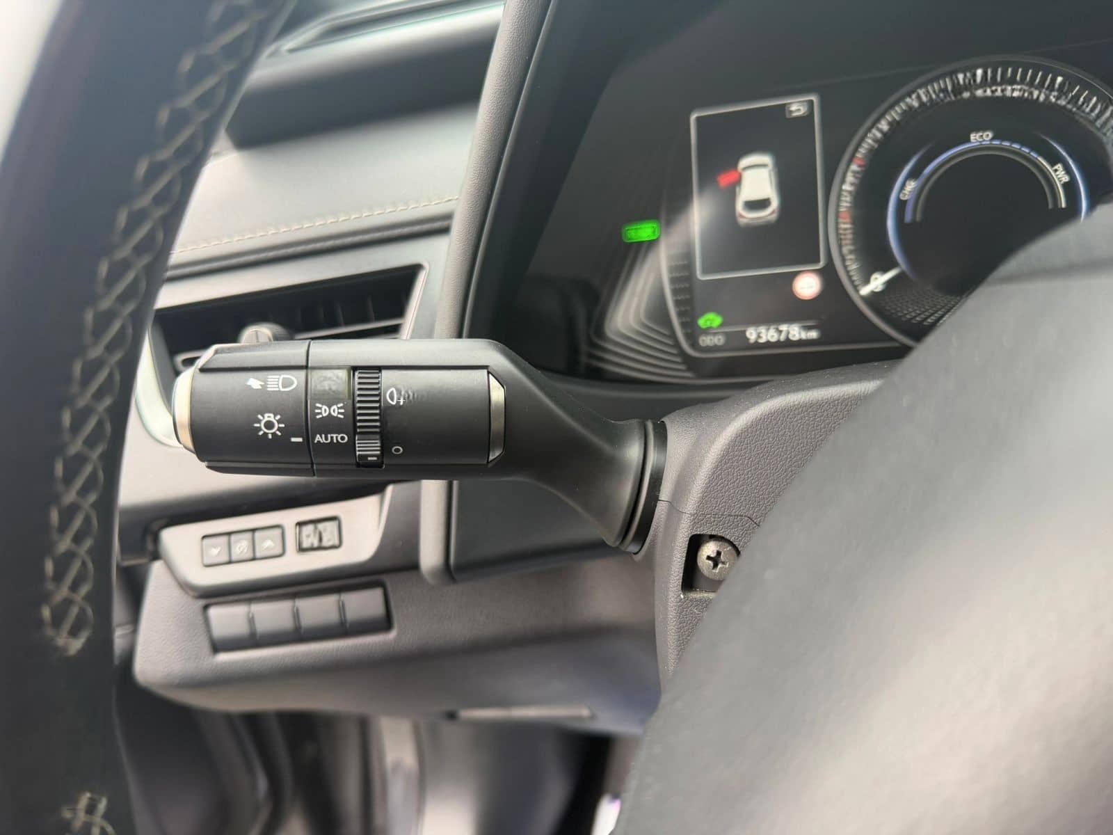 Lexus UX 250 h foto 16