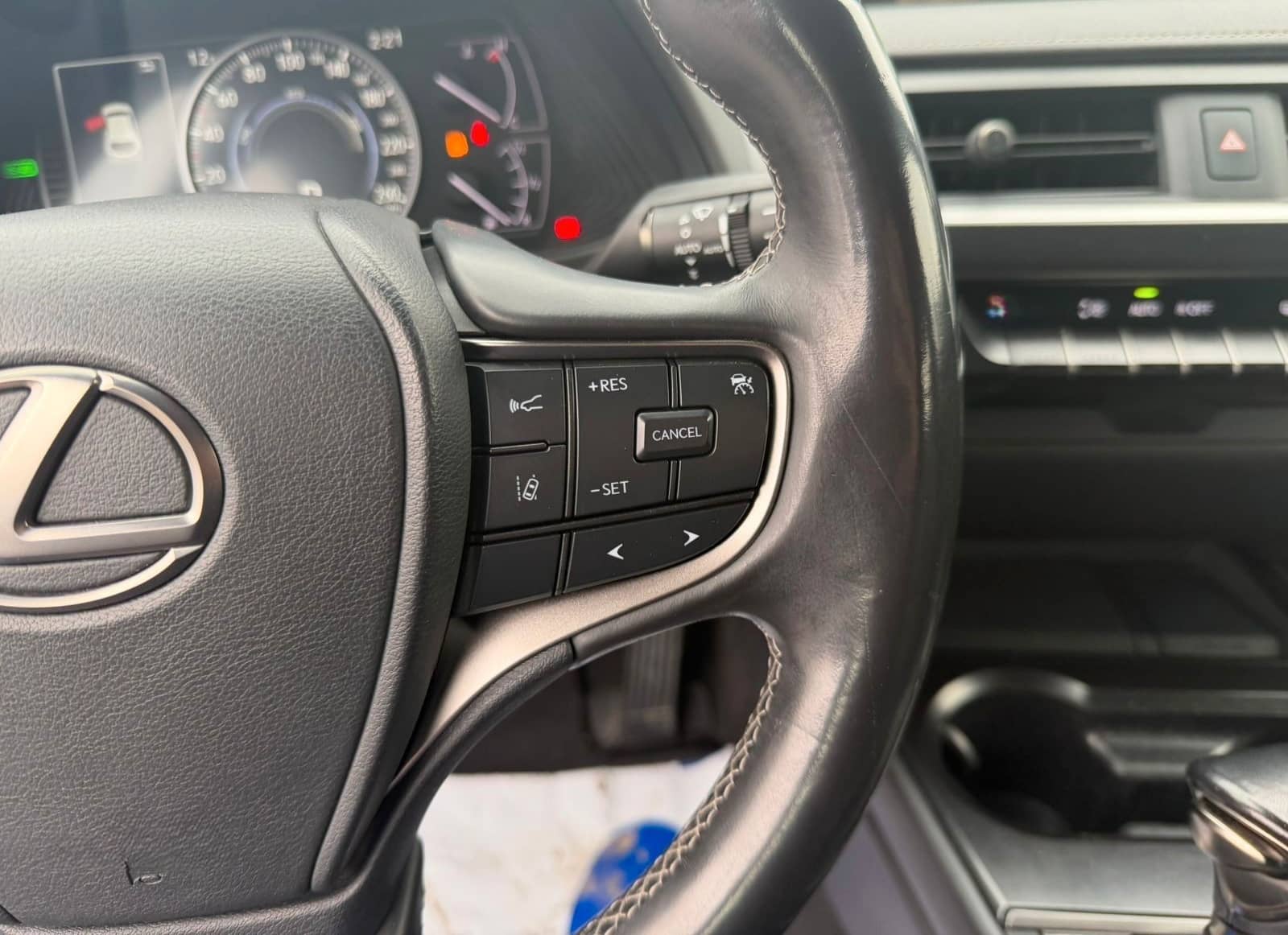 Lexus UX 250 h foto 17