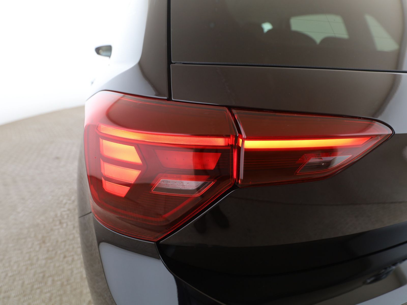 Volkswagen Polo 1.0 TSI Goal ACC+LED+PDC+Navi+SHZ+AppleCar foto 19