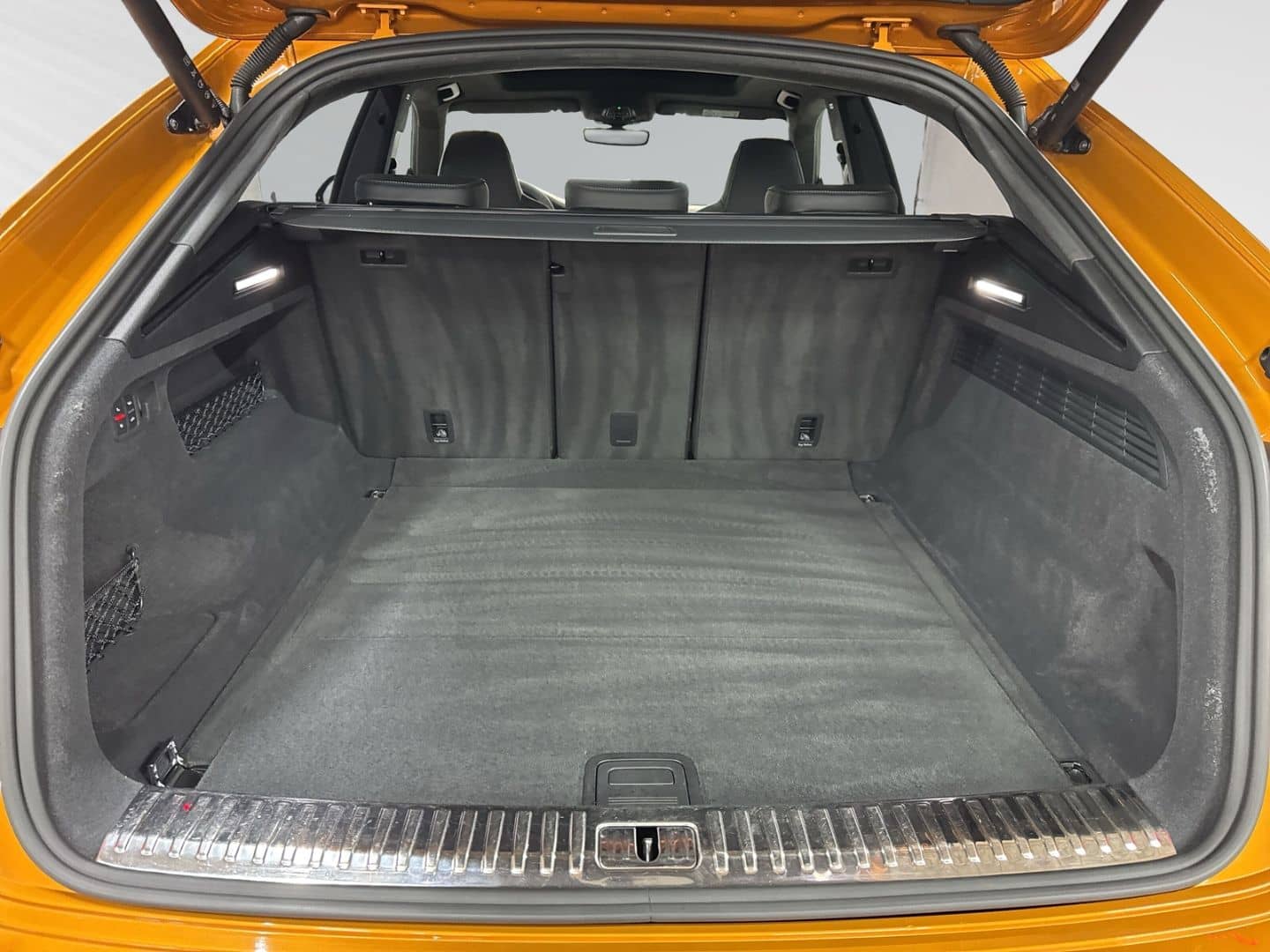 Audi RSQ8 qu tiptro 360°+AHK+HuD+Keramik+Pano+Sthz foto 8